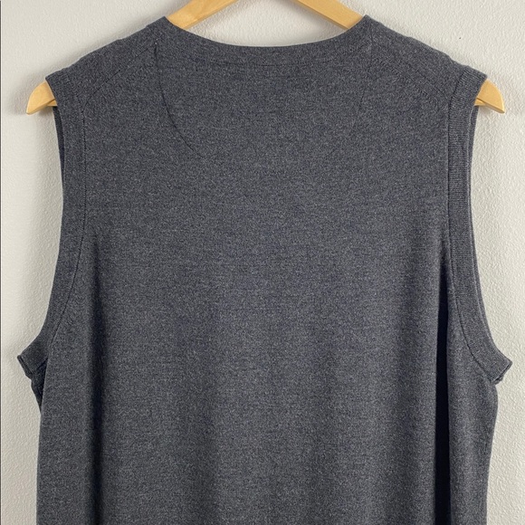 Nordstrom Men’s Shop Extra Fine Merino Wool Sweater Vest | V Neck | Dark Gray - Picture 5 of 13